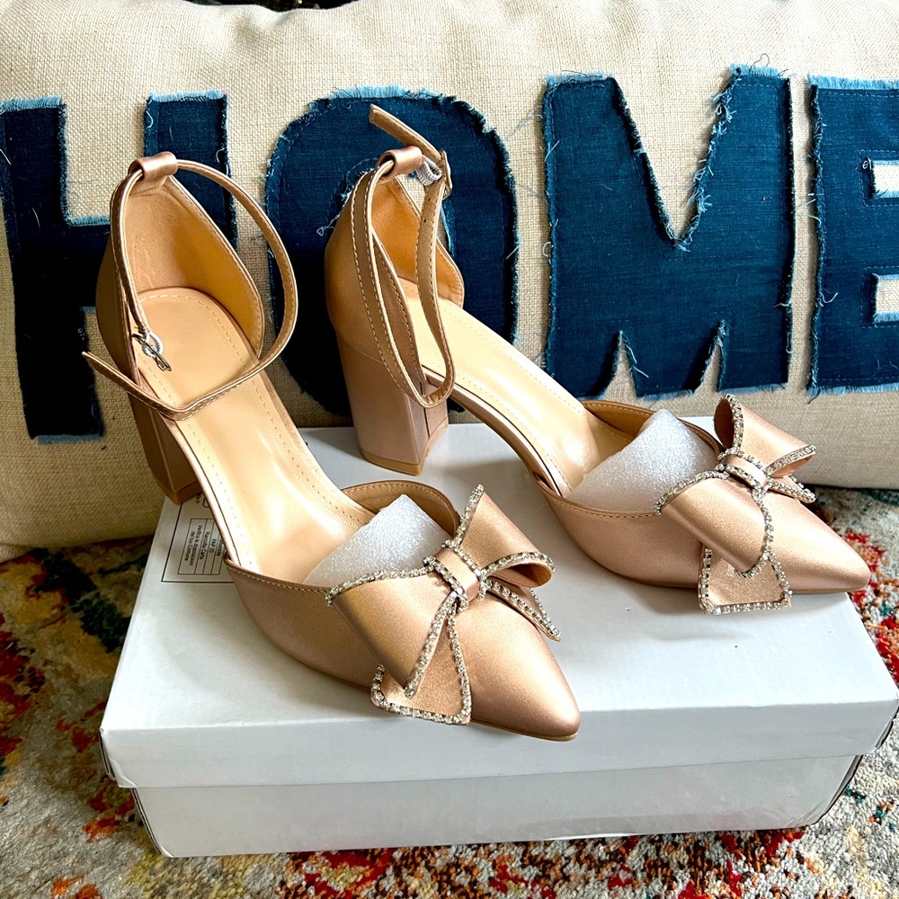 New Heels with bow and rhinestones